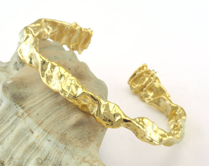 Organic Shape Bracelet Shiny Gold Plated Brass (64mm inner size - Adjustable ) OZ3149