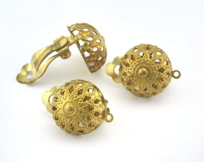 earring with clasp 17x17mm Raw brass Vintage Fligree 800