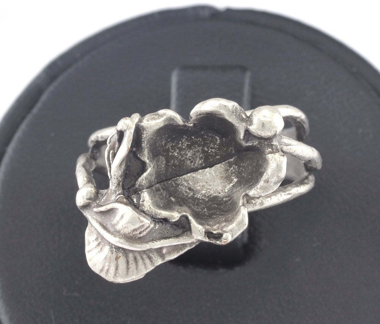 Flower Leaf Ring Adjustable Bezel - Antique Silver Plated brass (17mm 7US inner size - Adjustable ) Oz2986