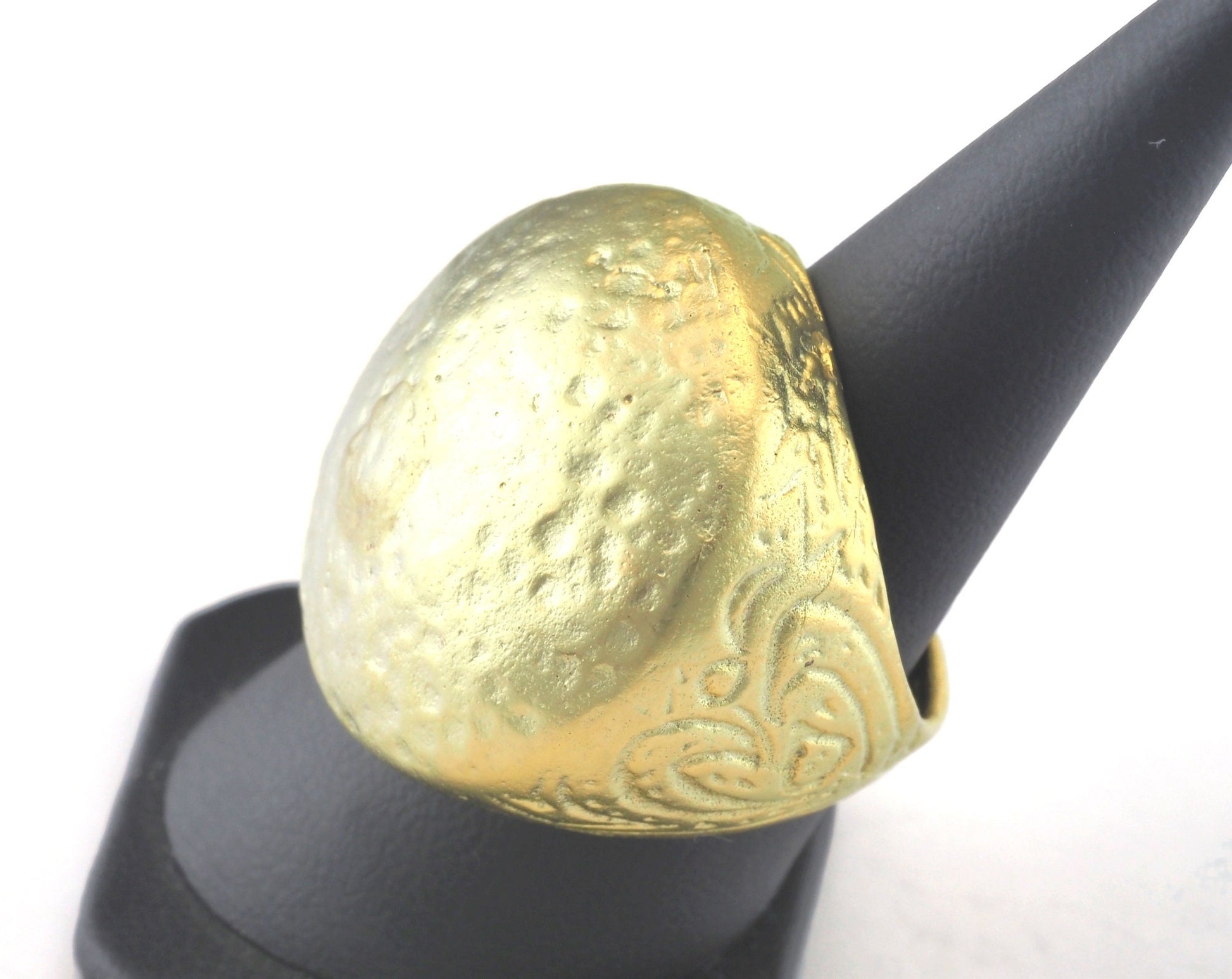 Adjustable Ring Hammered Domed Matte Gold Plated filigree brass (20mm 10US inner size) OZ3079