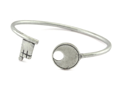 Key Bracelet Antique Silver Plated Brass Adjustable (62mm inner size - Adjustable ) OZ3183