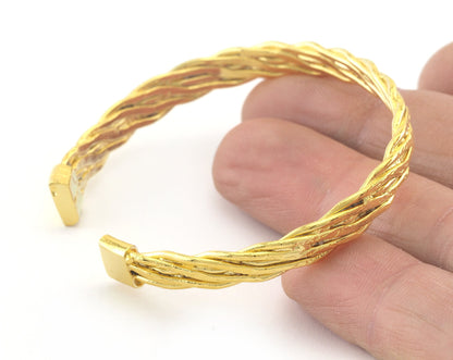 Swirl Bracelet Shiny Gold Plated Brass Adjustable (50mm inner size - Adjustable ) OZ3176