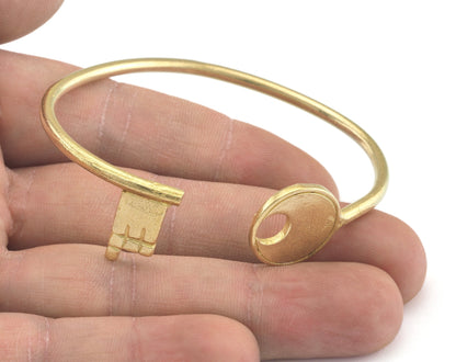 Key Bracelet Raw Brass (62mm inner size - Adjustable ) OZ3183