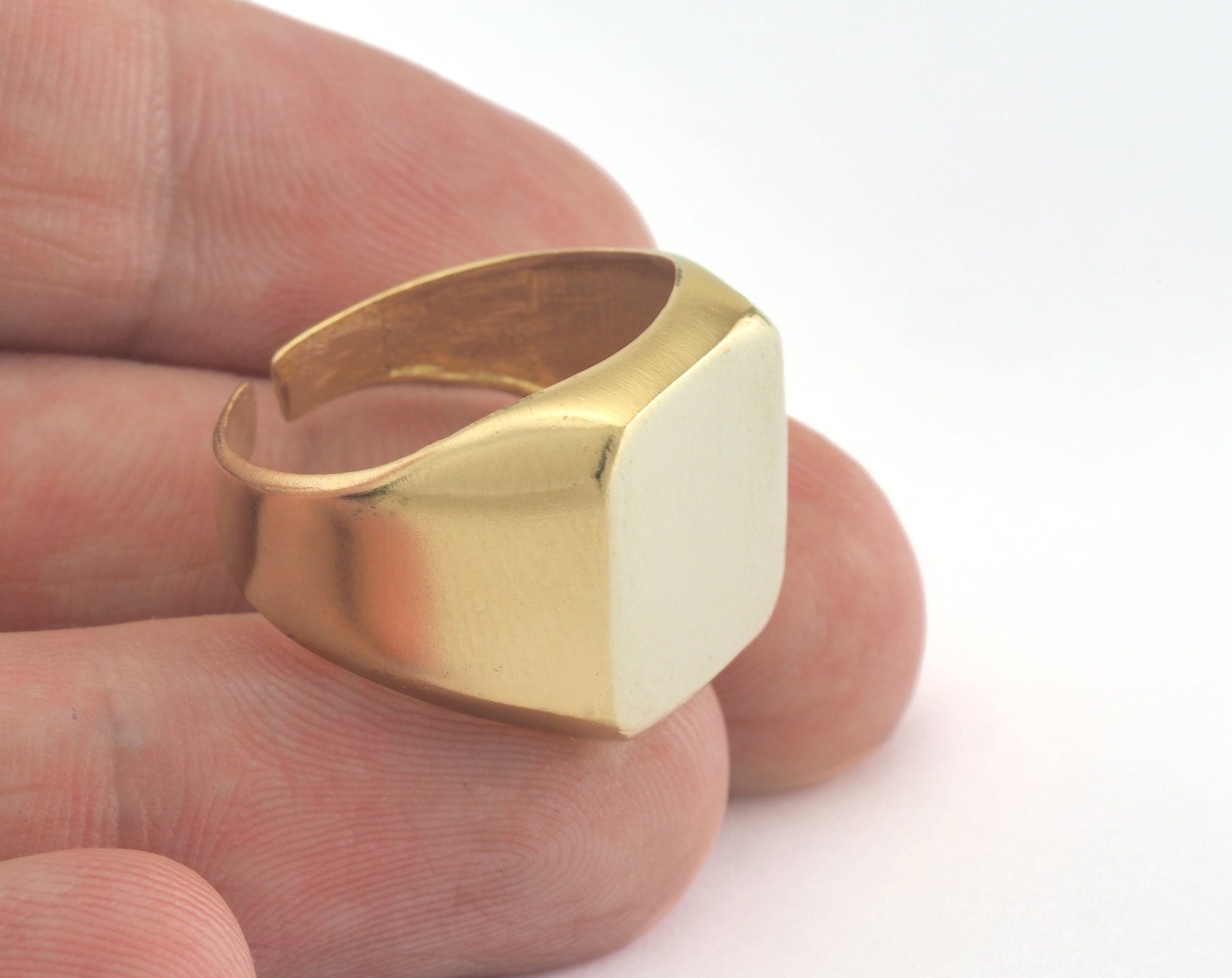 Signet Ring Adjustable Blank - raw brass (19mm 9US inner size - Adjustable ) Oz3404 17x14mm Rectangle