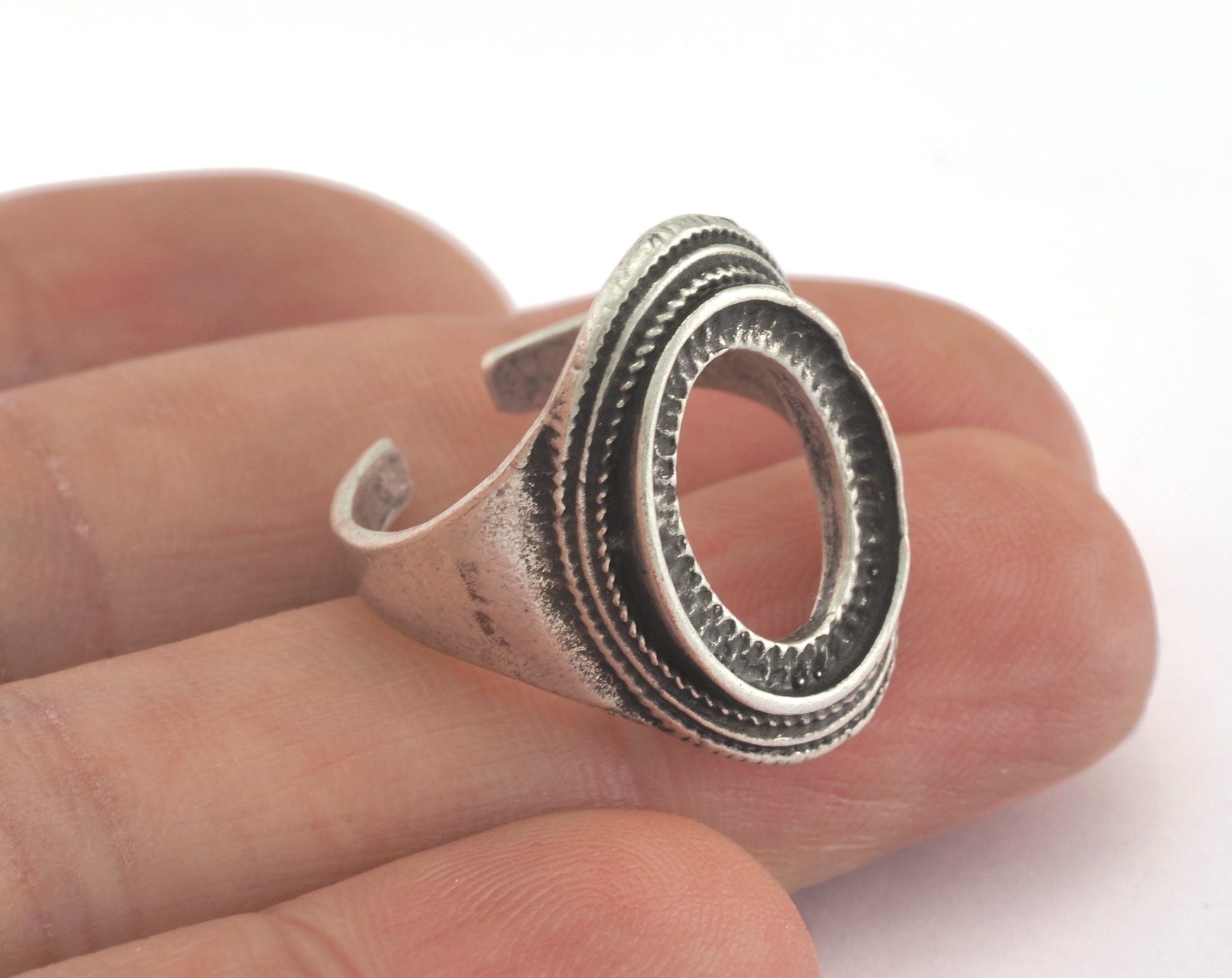 Ring Adjustable Ring Bezel - Antique Silver Plated brass (18mm 8US inner size - Adjustable ) OZ2826