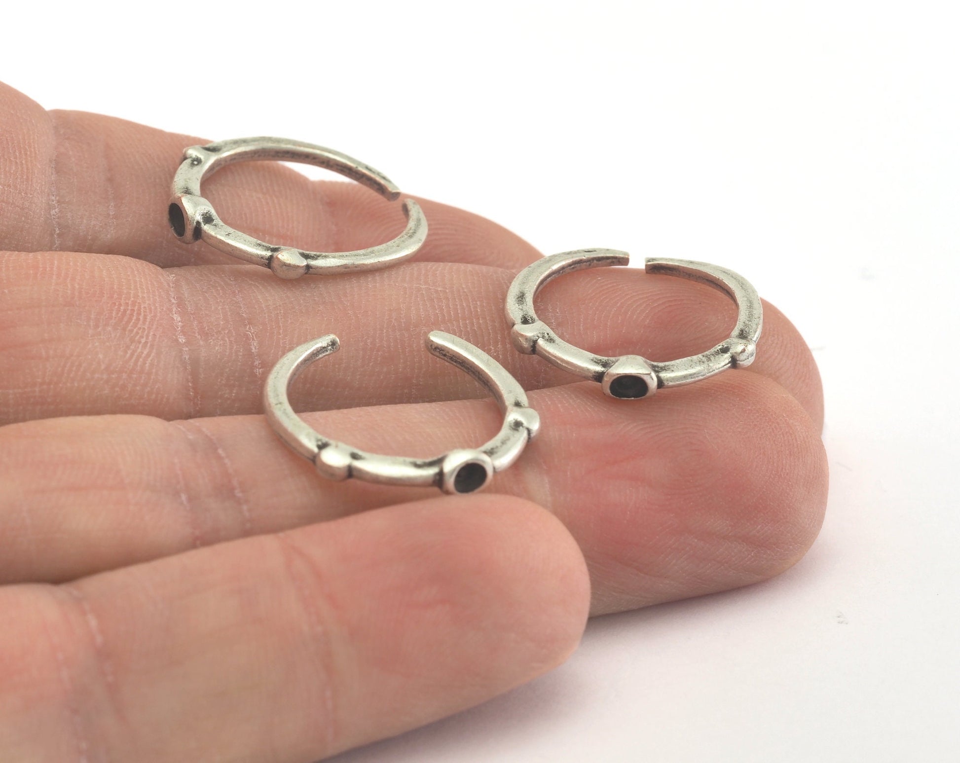 Adjustable Ring Bezel Antique Silver Plated brass (16mm 5US inner size - Adjustable ) OZ2234