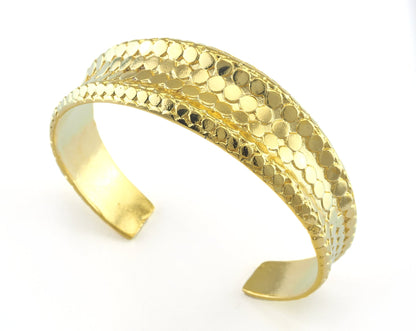 Dotted Shape Bracelet Shiny Gold Plated Brass (60mm inner size - Adjustable ) OZ3155