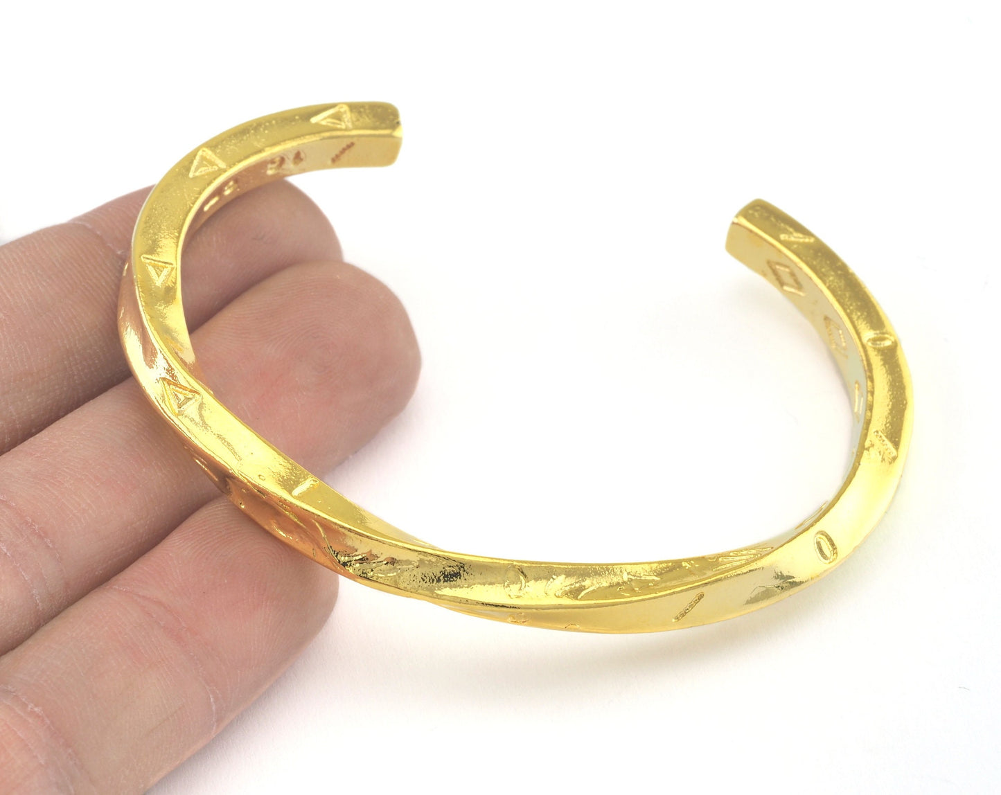 Cuff Bracelet Swirl Adjustable Shiny Gold Plated Brass (62mm inner size - Adjustable ) OZ3167