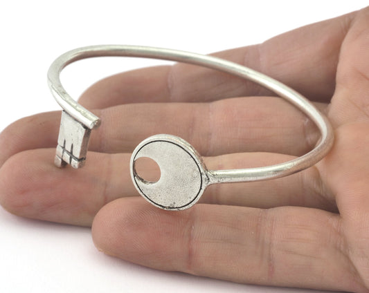 Key Bracelet Antique Silver Plated Brass Adjustable (62mm inner size - Adjustable ) OZ3183