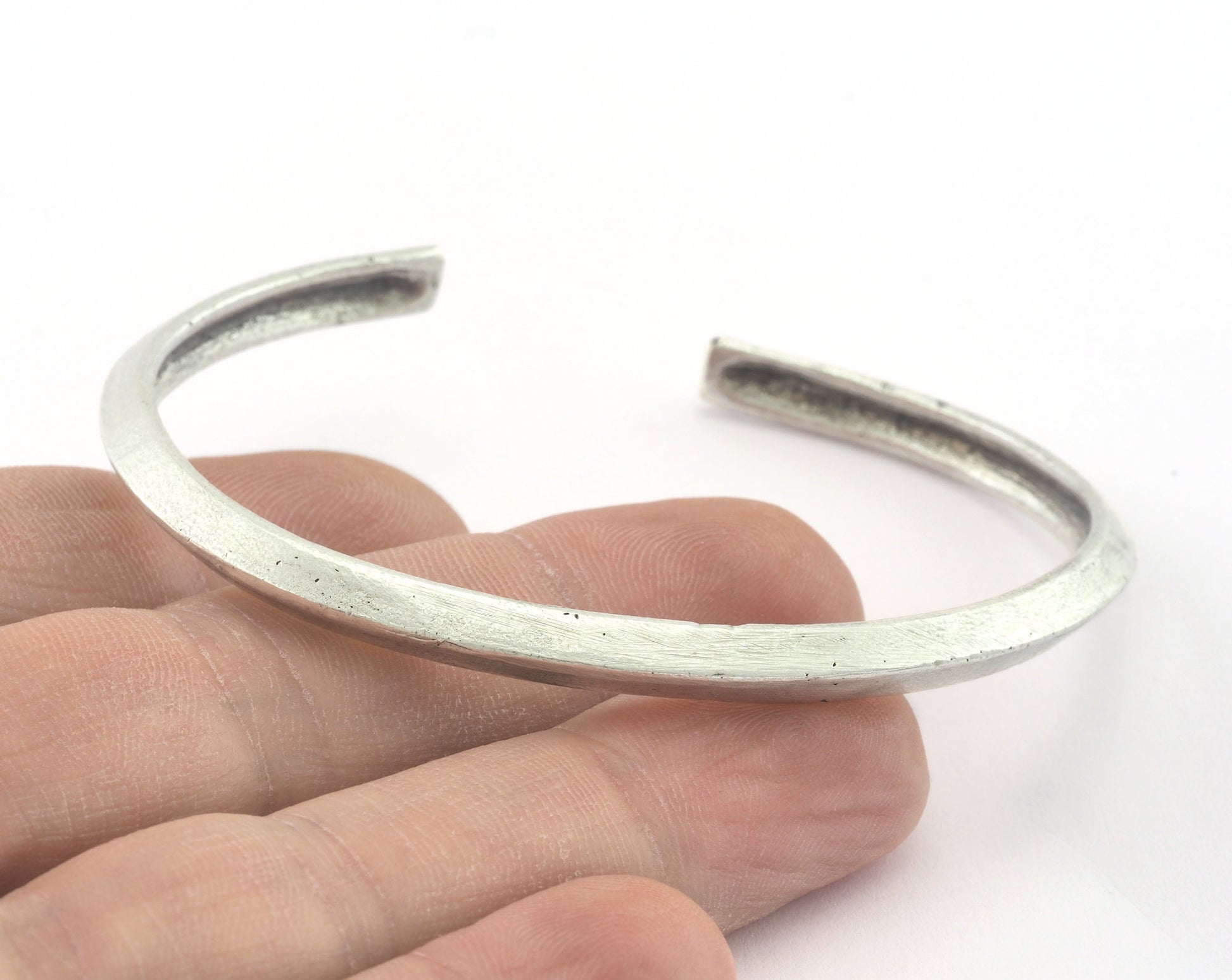 Bracelet Antique Silver Plated Brass (65mm inner size - Adjustable ) OZ3180