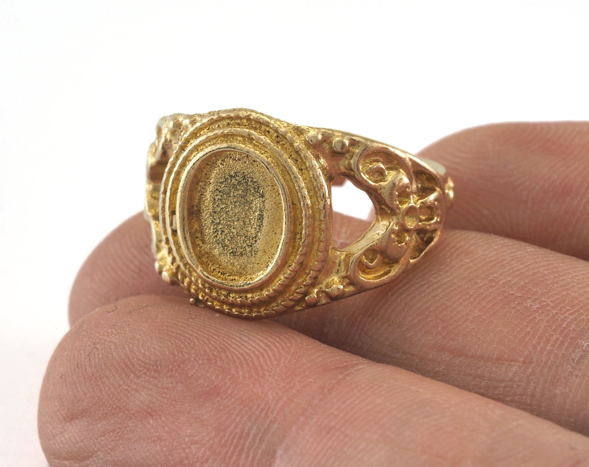 Adjustable Ring Bezel Raw brass (18mm 7.5US inner size - Adjustable ) OZ4418