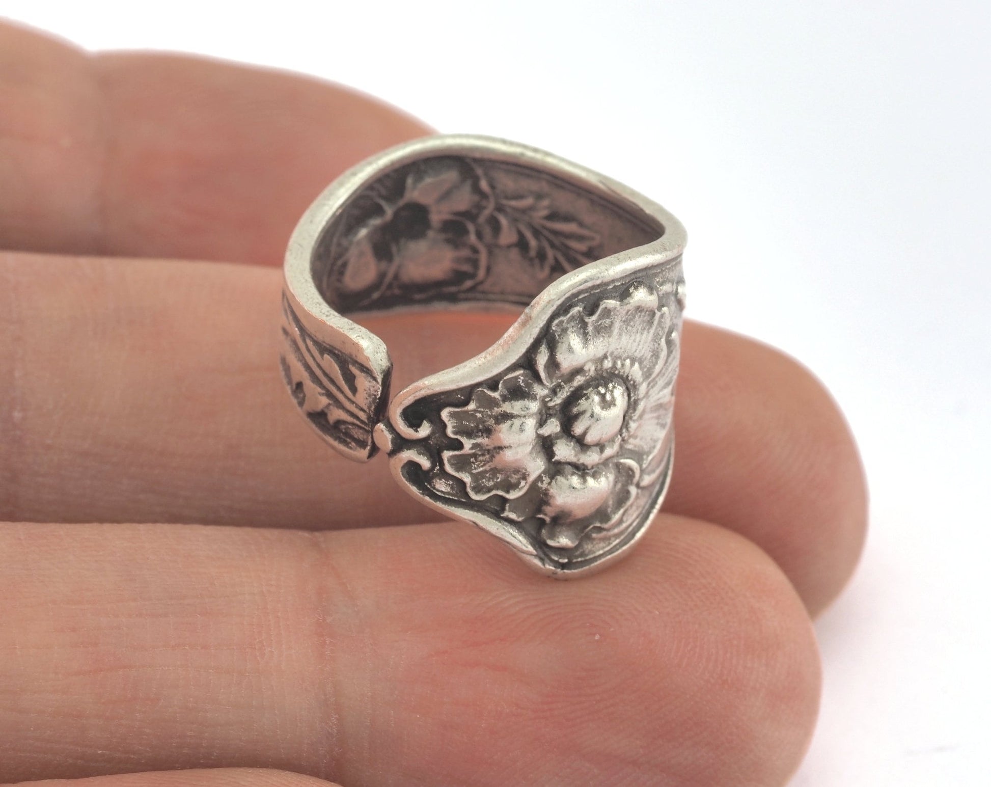 Adjustable Spoon Ring Flower Patterned Ring Antique Silver Plated brass (18.5mm 8.5US inner size) OZ2754