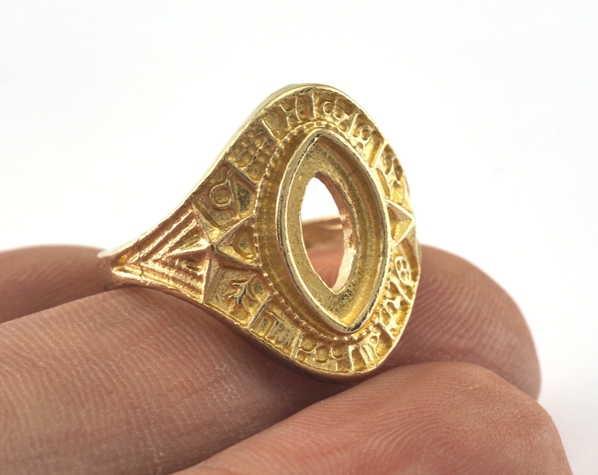 Ring Adjustable Ring Bezel - Raw brass (18mm 8US inner size - Adjustable ) OZ2825