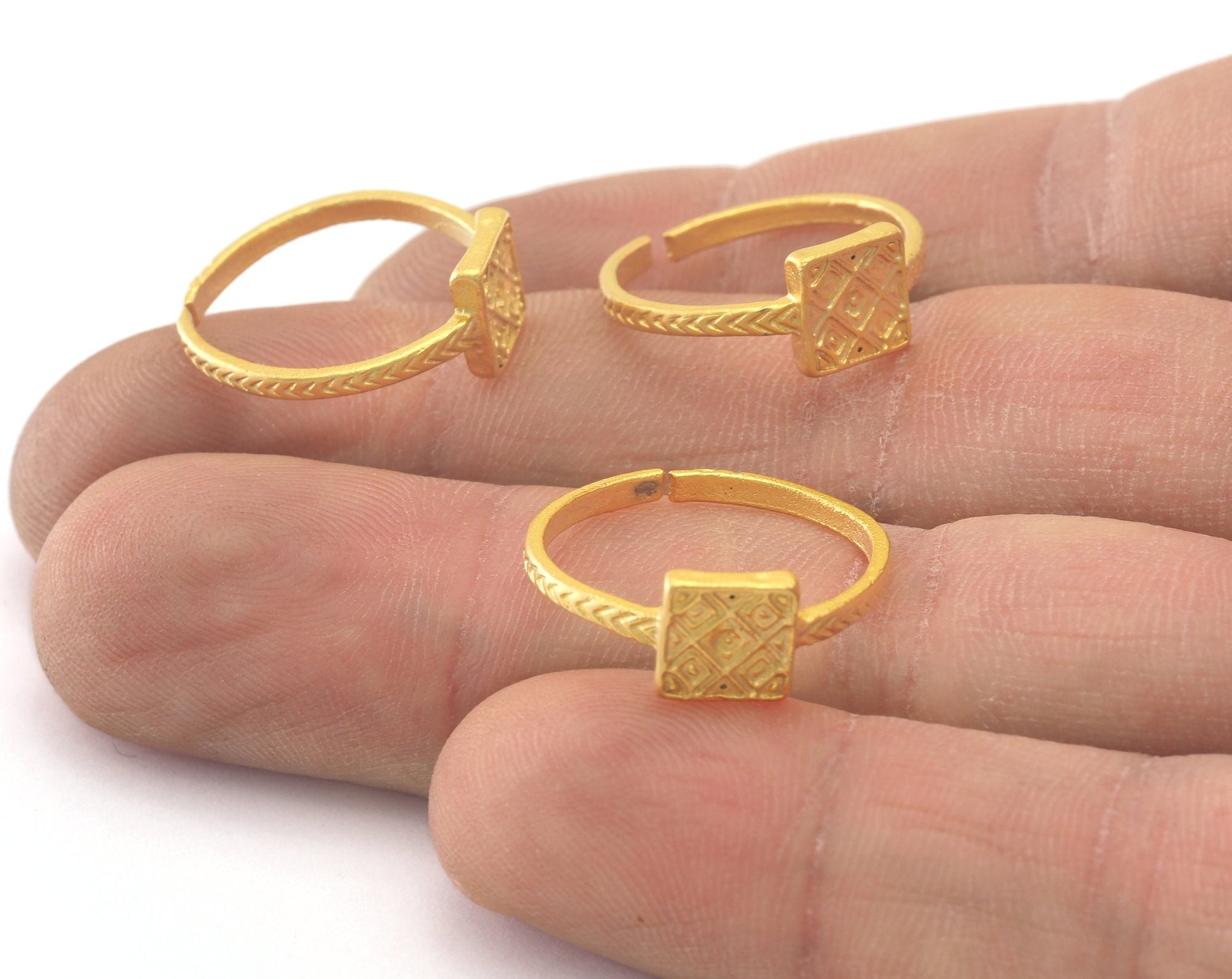 Adjustable Ring Bezel 7mm square Matte Gold Plated brass (16mm 5US inner size - Adjustable ) OZ2090