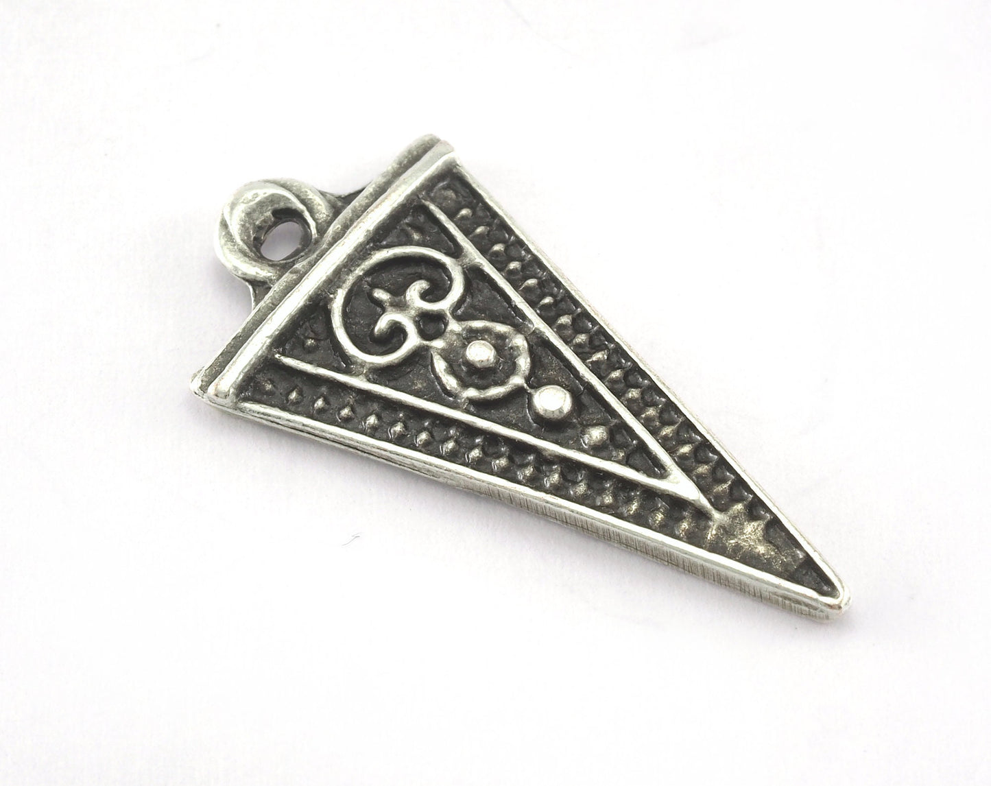 Triangle textured 25mm antique silver plated alloy pendant charms 2673