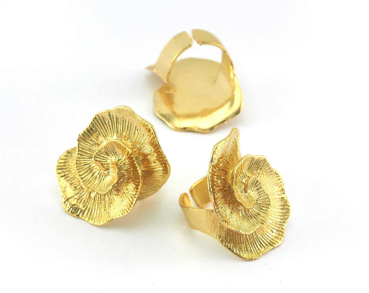 Flower Ring Shiny Gold Plated Adjustable Ring brass (17mm 7US inner size) OZ2846