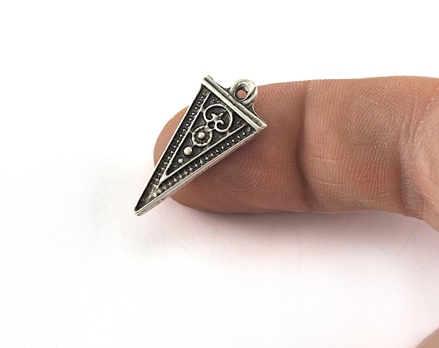 Triangle textured 25mm antique silver plated alloy pendant charms 2673