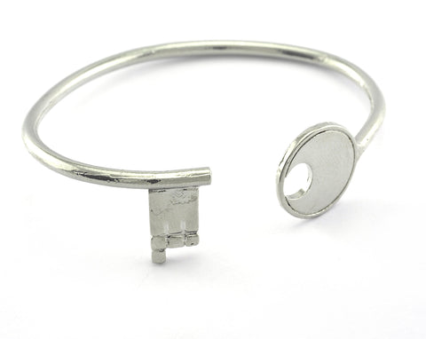 Key Bracelet Silver Tone Brass (62mm inner size - Adjustable ) OZ3183