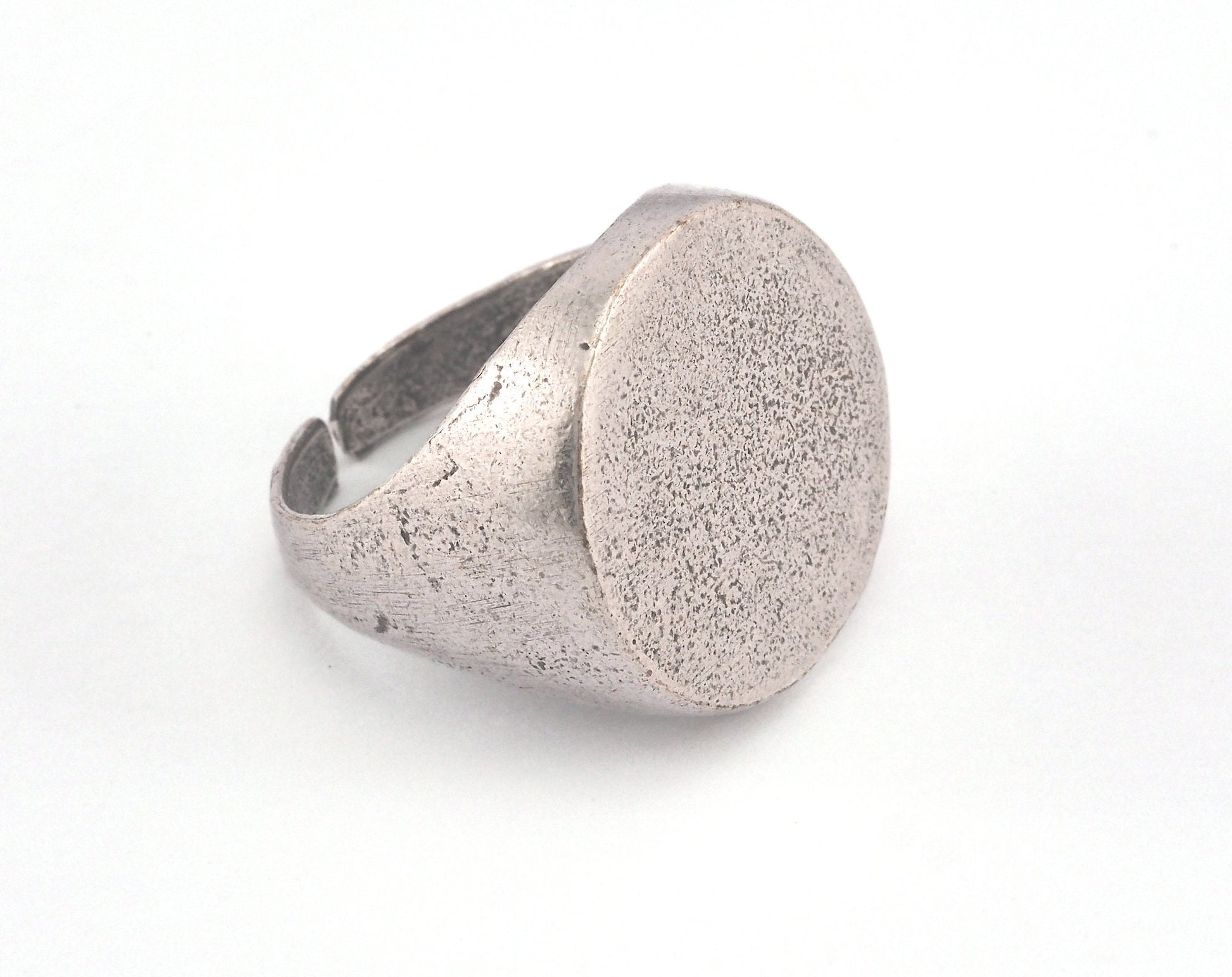 Signet Ring Circle Adjustable Ring Blank - Antique Silver Plated brass (18mm 8US inner size - Adjustable ) Oz3680
