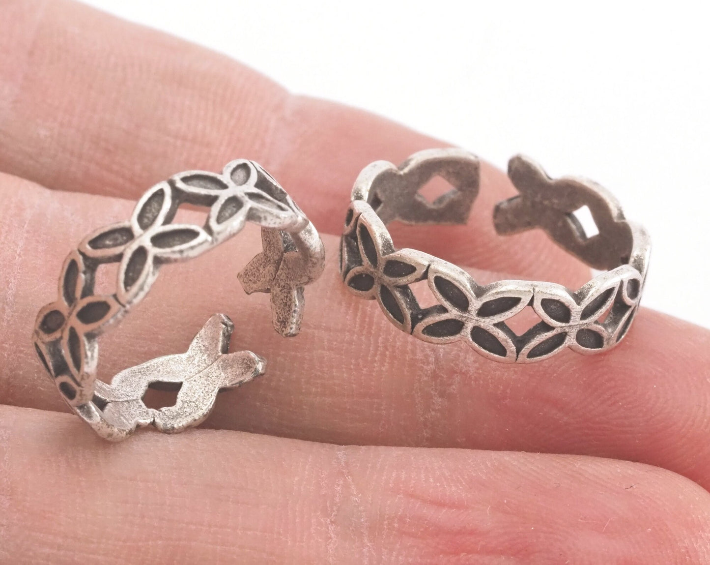 Minimalist Ring Butterflies Adjustable Ring Antique Silver Plated brass (17mm 7US inner size) OZ3184