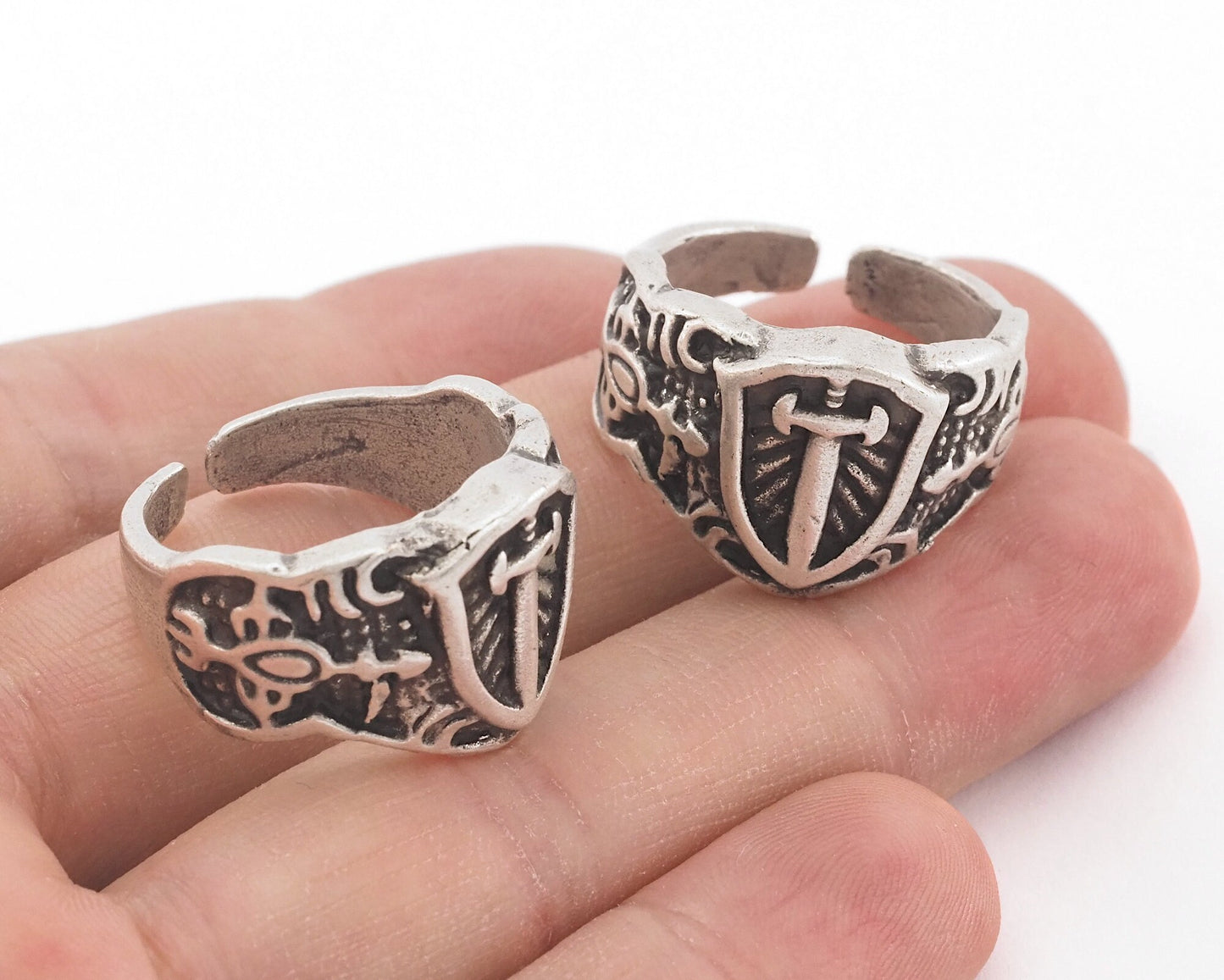 Swords - War Adjustable Ring Antique Silver Plated brass (18mm 8US inner size) Oz3805