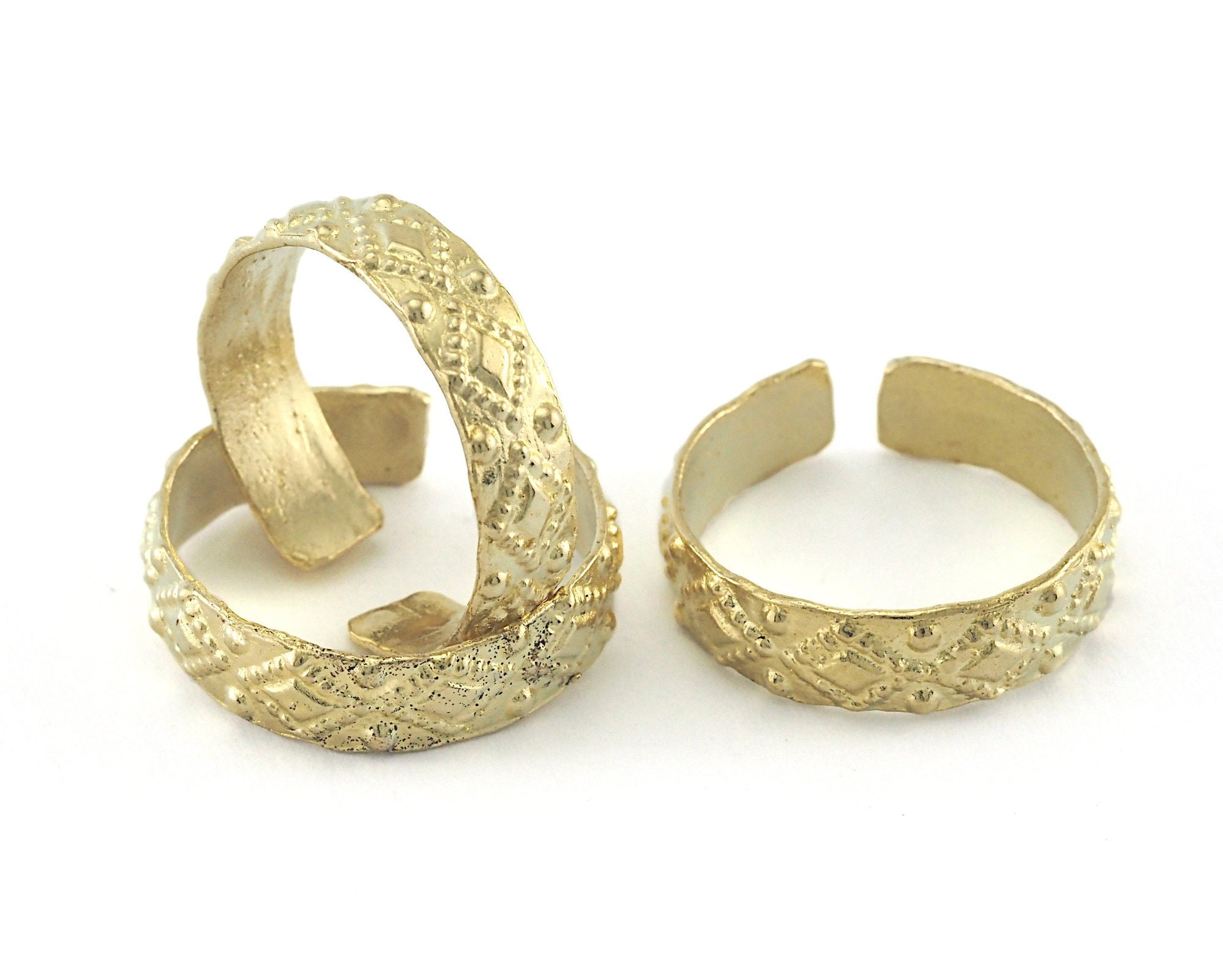 Minimalist Band Textured Adjustable Ring Raw Brass (17.5mm 7US inner size) OZ3858