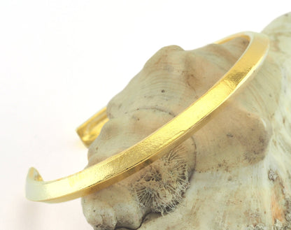 Adjustable Bracelet Shiny Gold Plated Brass (65mm inner size - Adjustable ) OZ3180