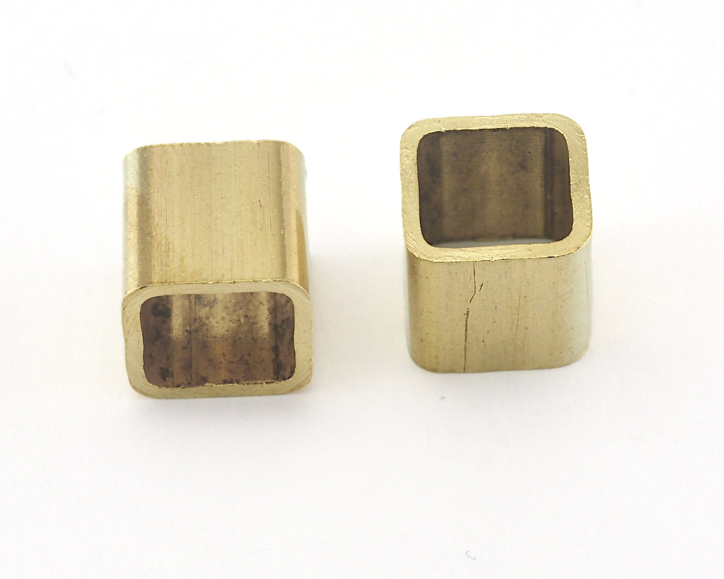 Raw brass cube 12x12mm (hole 10mm) bab10 3880