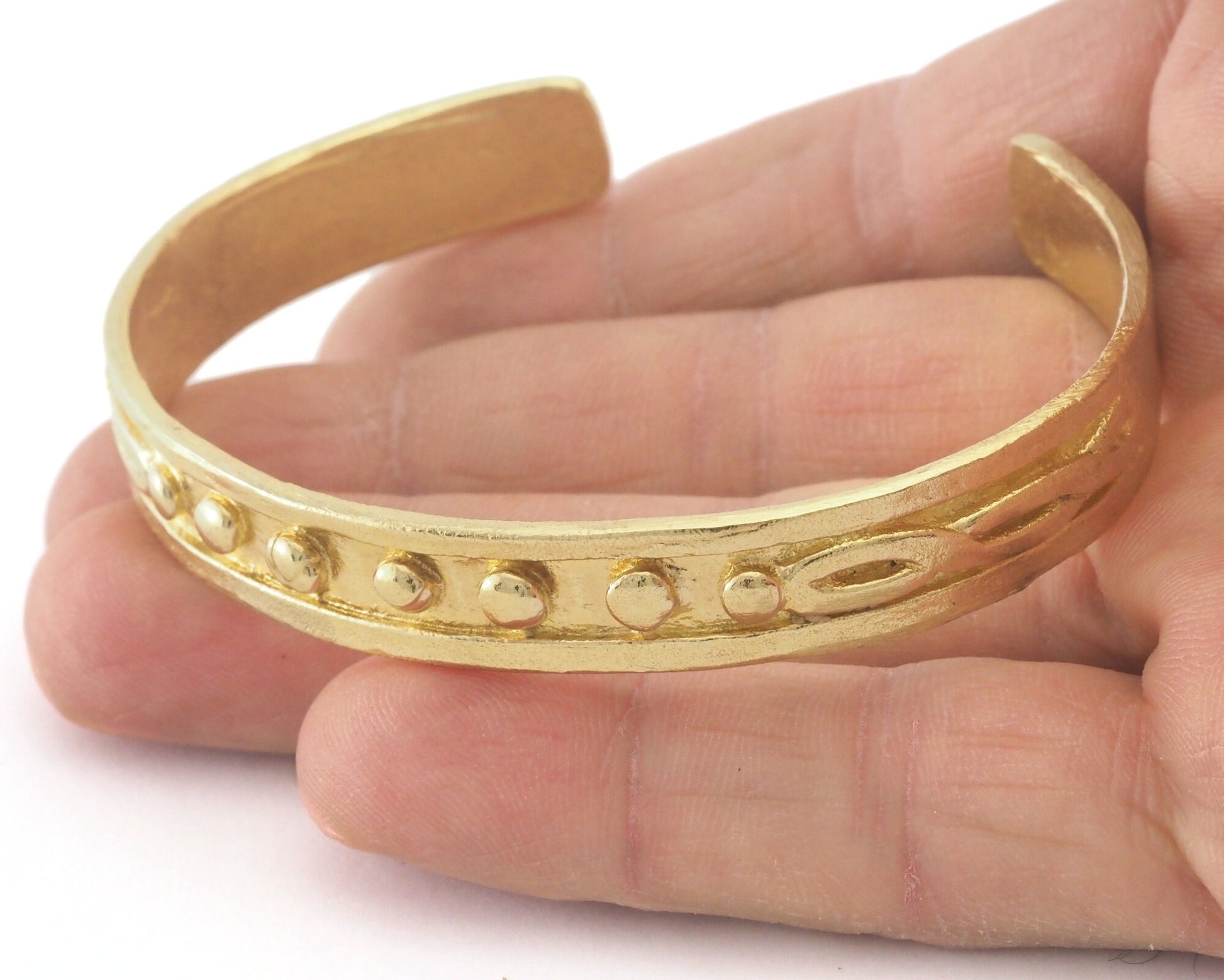 Cuff Bracelet Raw Brass (55-70mm inner size - Adjustable ) OZ3950