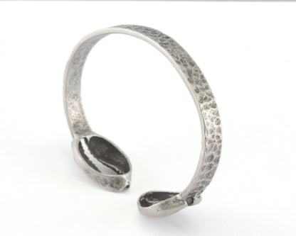 Hammered Cowrie Bracelet Adjustable 65mm Antique Silver Plated brass findings charms 2288