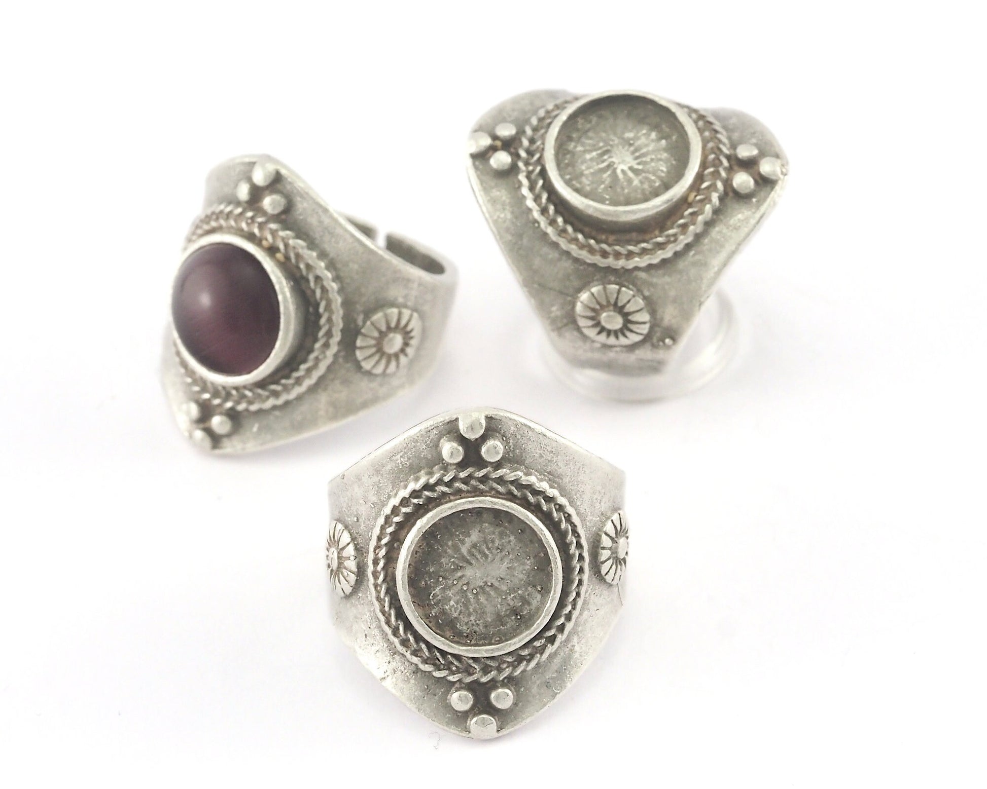 Ring Adjustable Ring Bezel - Antique Silver plated brass (18mm 7.5US inner size - Adjustable ) Oz2981