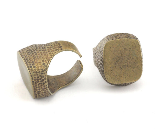 Signet Ring Antique Bronze Plated Brass Hammered Ring Blank (18.5mm 8US inner size - Adjustable ) OZ564