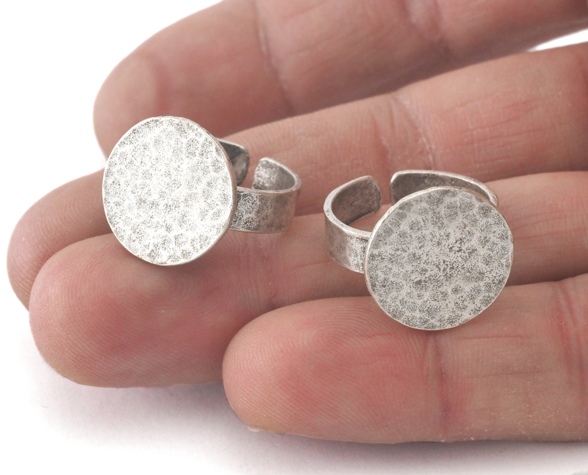 Ring Hammered Adjustable Ring Blank - Antique Silver Plated brass (17mm 7US inner size - Adjustable ) OZ2980