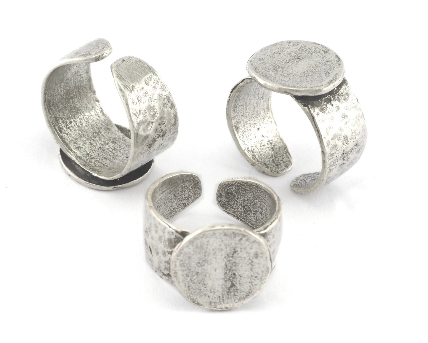 Signet Ring Hammered Adjustable Blank - Antique Silver Plated Brass (18-20.5mm 8-10.5US inner size - Adjustable ) 13mm Blank 5010