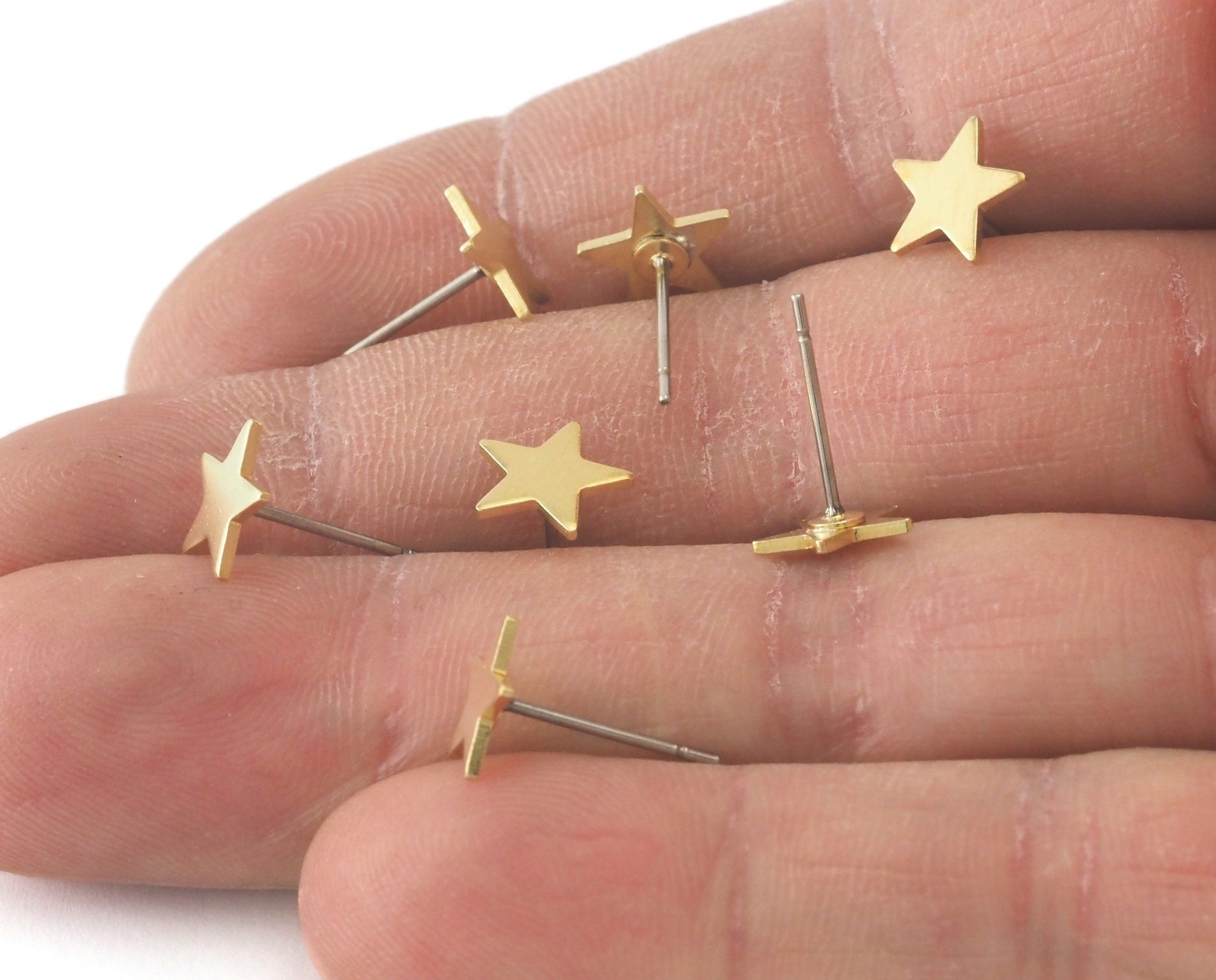 Star Shape Earring Posts Stud , Raw brass , 8mm 4102