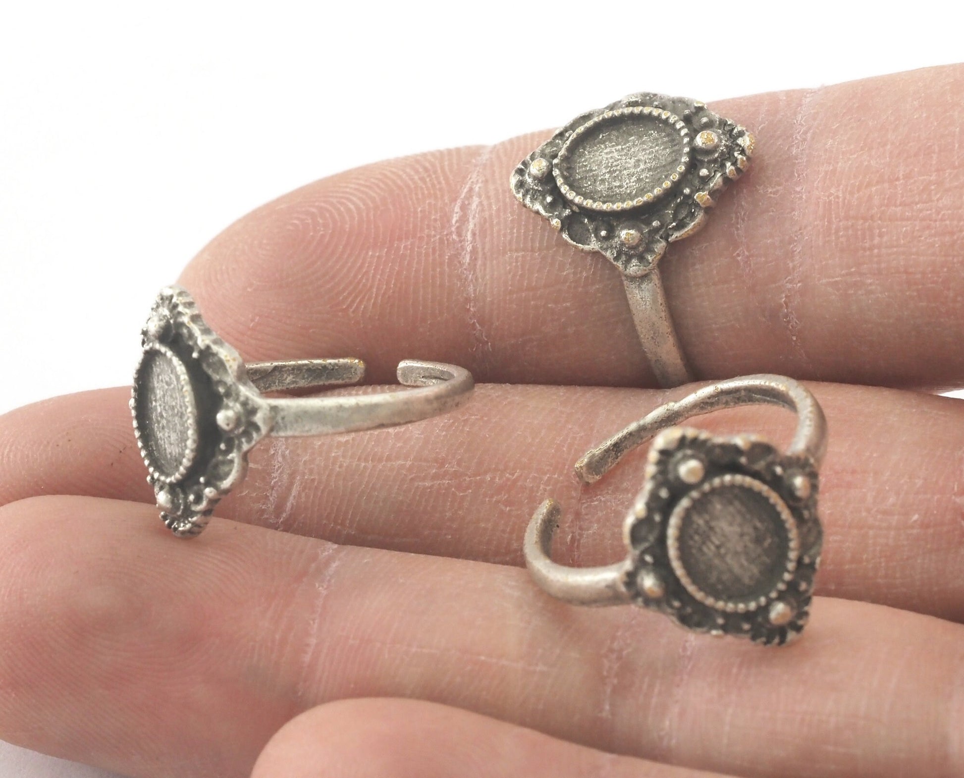 Oval Adjustable Ring Base Bezel setting blank Antique silver plated brass (7- 9US inner size - Adjustable ) OZ2633