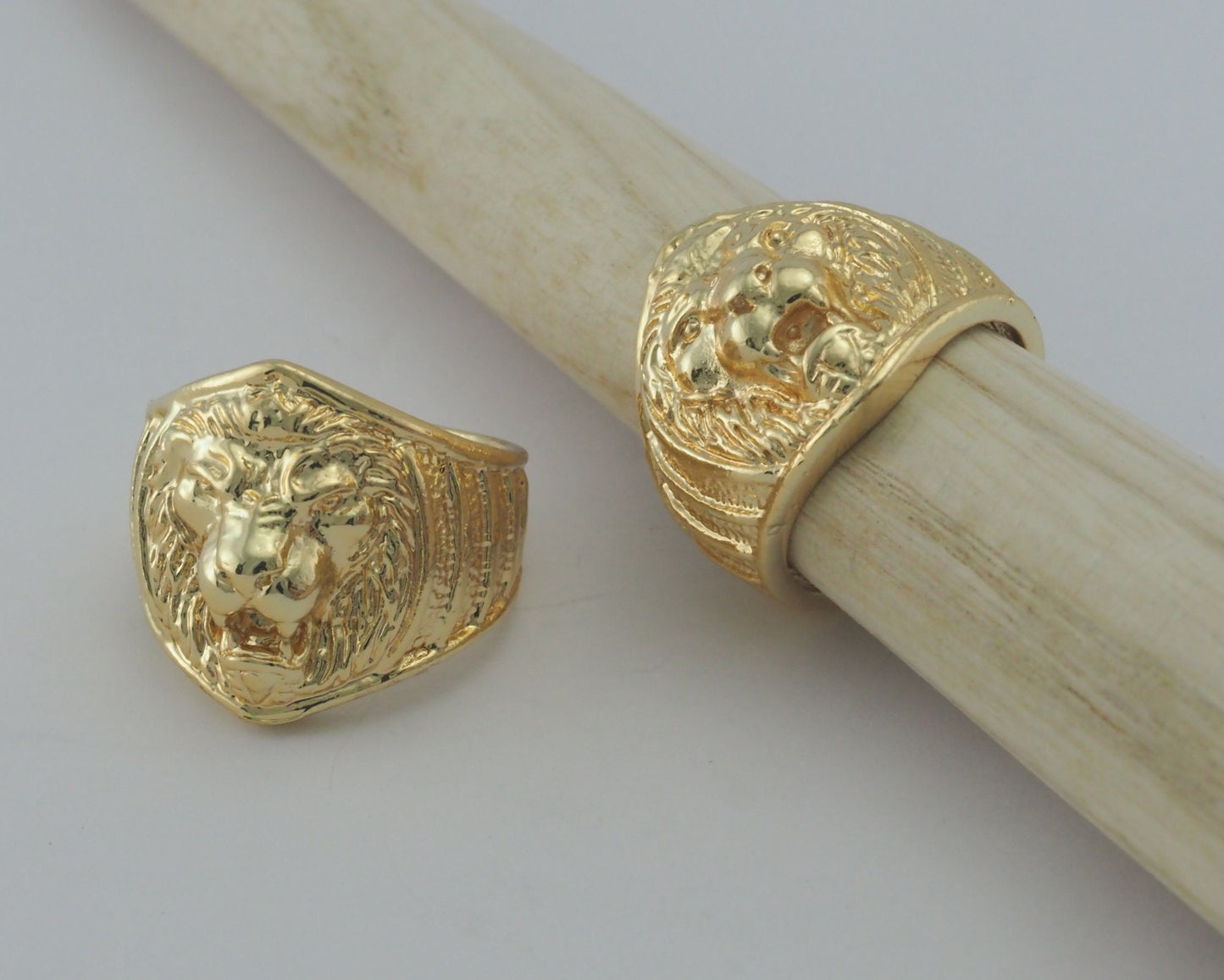 Lion Wild Animals Adjustable Ring Shiny Gold Plated Brass (18.5mm 8.5US inner size) OZ3354