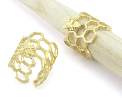 Honeycomb with Bee Adjustable Ring Raw Brass (17mm 7US inner size) OZ4304