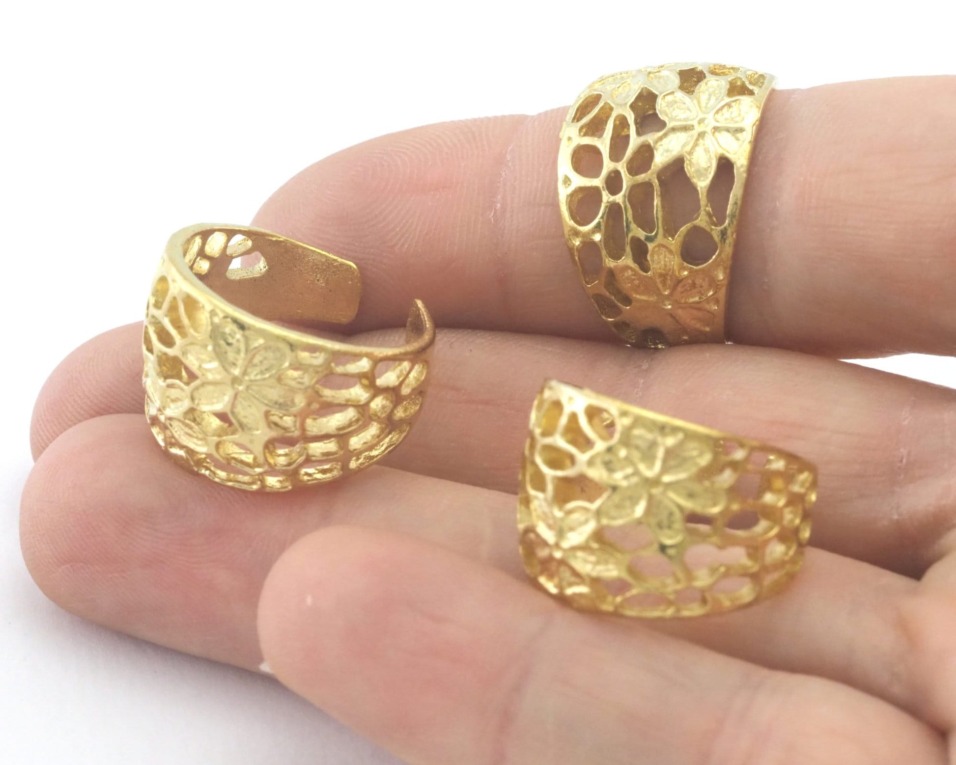 Flowers Adjustable Ring Raw brass (19.5mm 9.5US inner size) OZ2901