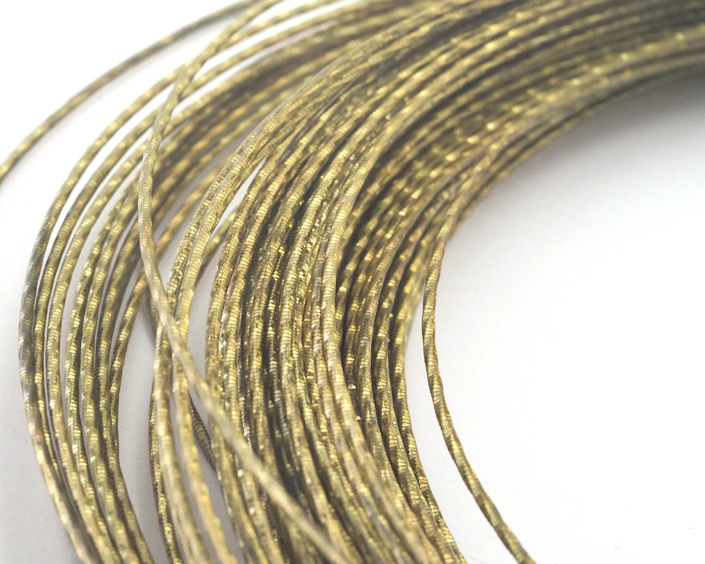 Wire Art Swirl Textured Round Raw Brass Wire 1.5mm 16 Gauge raf7-02