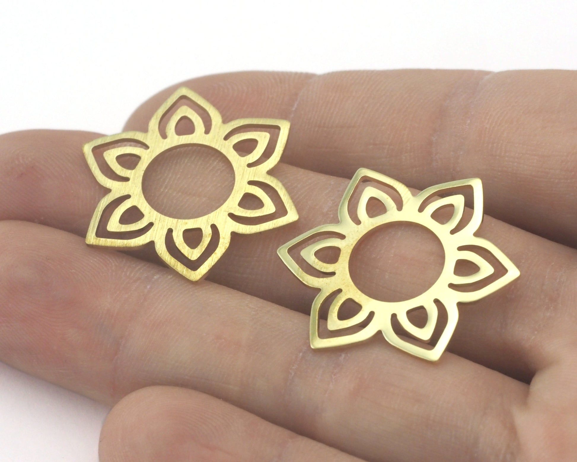 Flower Shape 28.5x25mm raw brass - Brushed Brass - Raw Copper no hole charms findings 4312-155