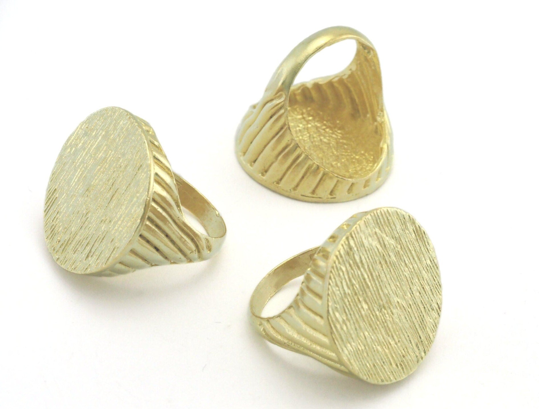 Croissant Brushed Signet Ring Blank - raw brass (17.5mm 7US inner size ) 24mm blank size OZ4388