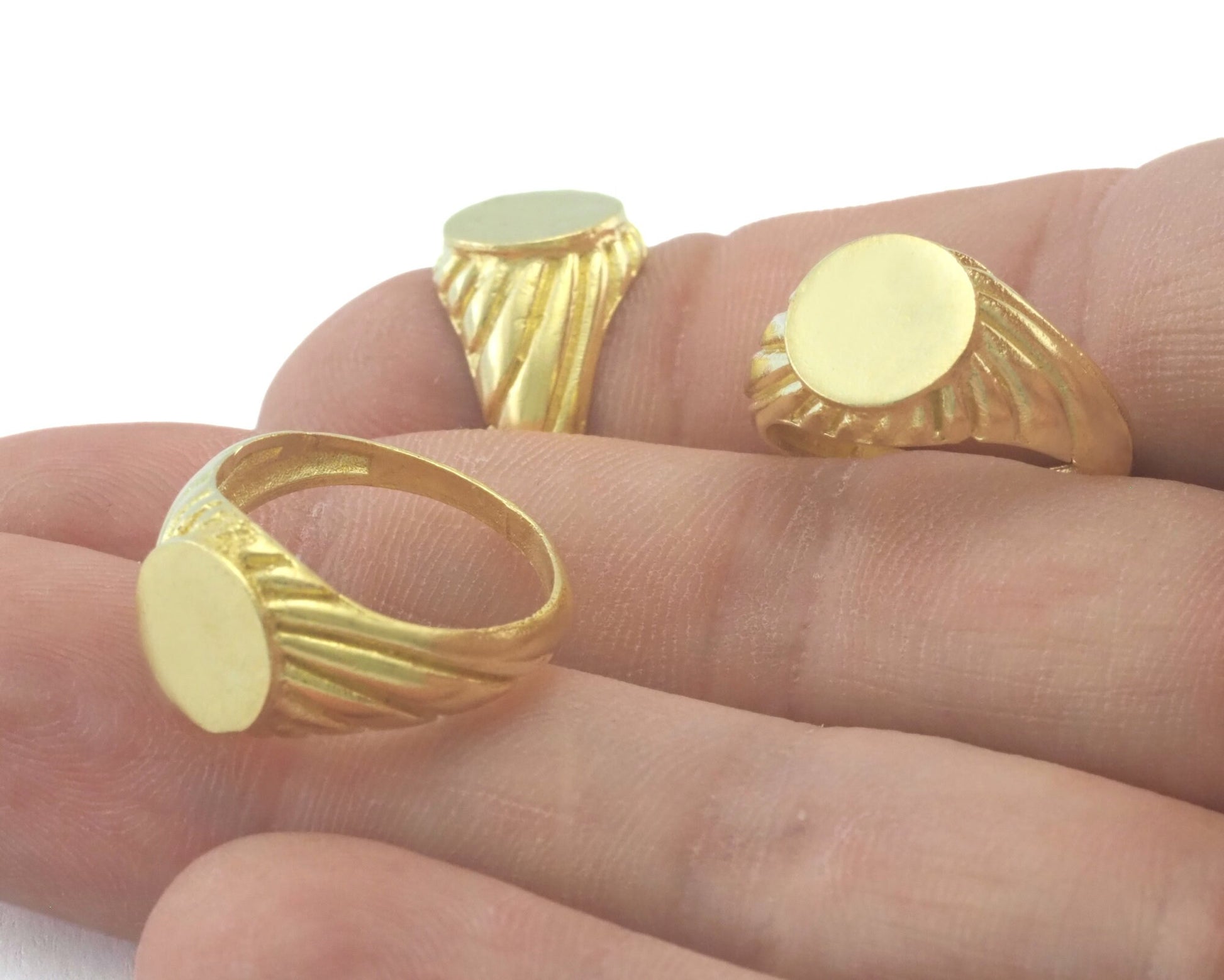 Croissant Signet Ring Blank - raw brass (16.25mm 5.5US inner size ) 10mm blank size 4391