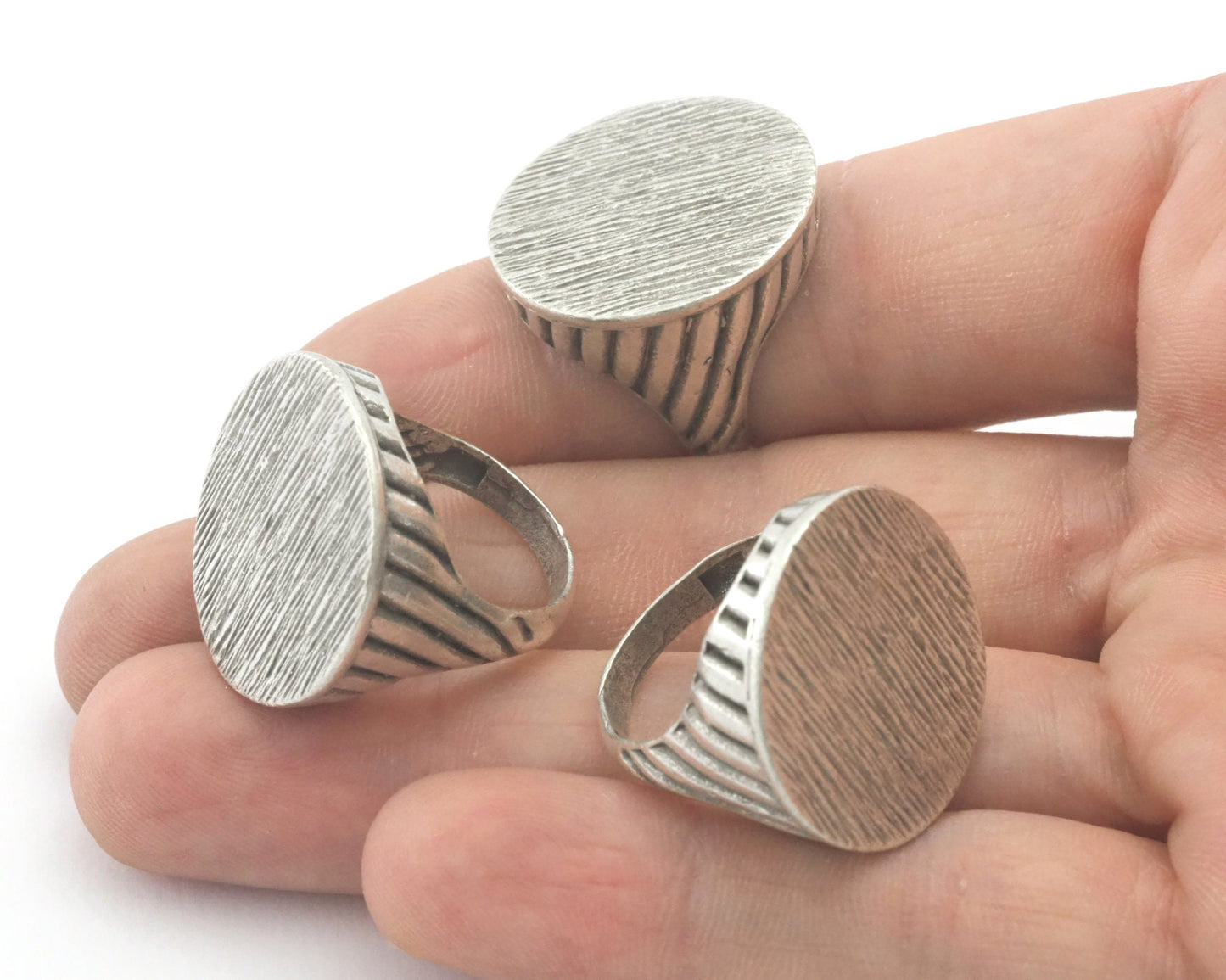 Croissant brushed Signet Ring Blank - Antique silver plated brass (17.5mm 7US inner size ) 24mm blank size OZ4388