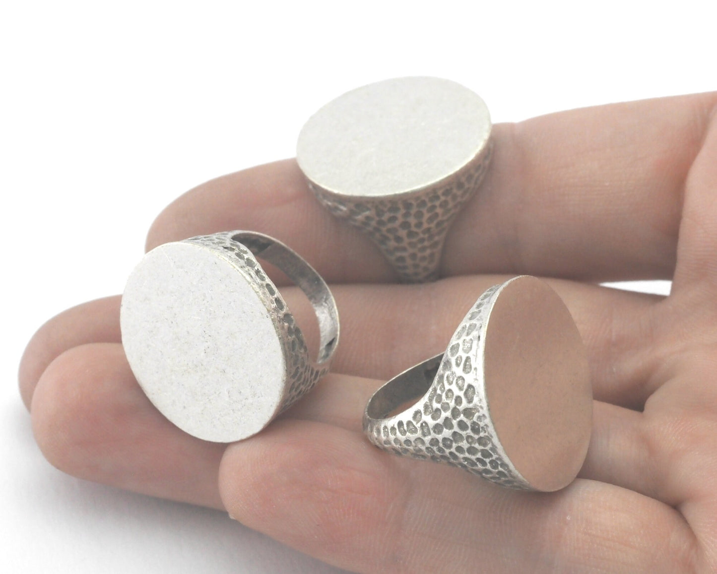 Hammered Signet Ring Blank - Antique Silver Plated brass (17.5mm 7US inner size ) 24mm blank size OZ4385