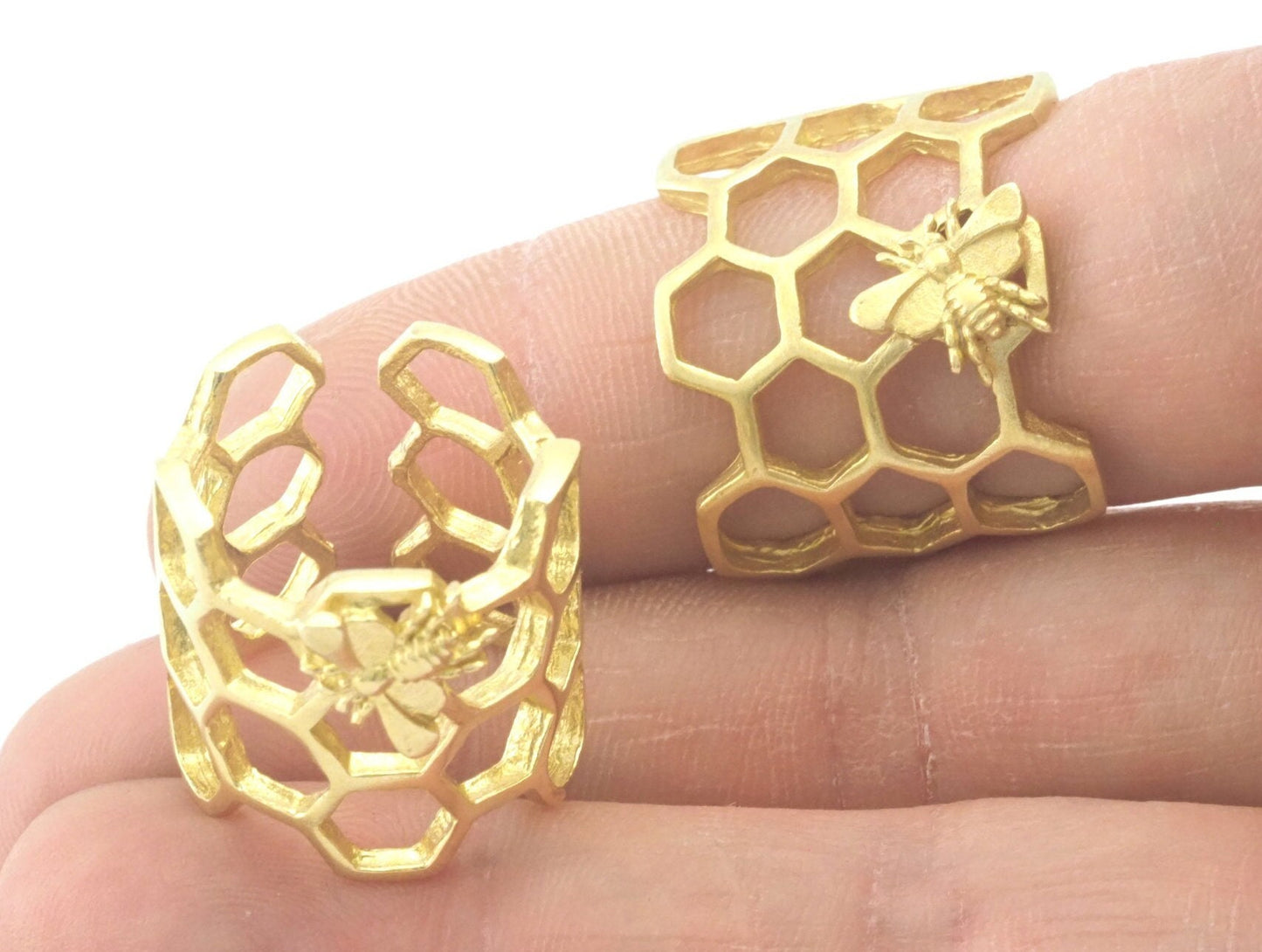 Honeycomb with Bee Adjustable Ring Raw Brass (17mm 7US inner size) OZ4304