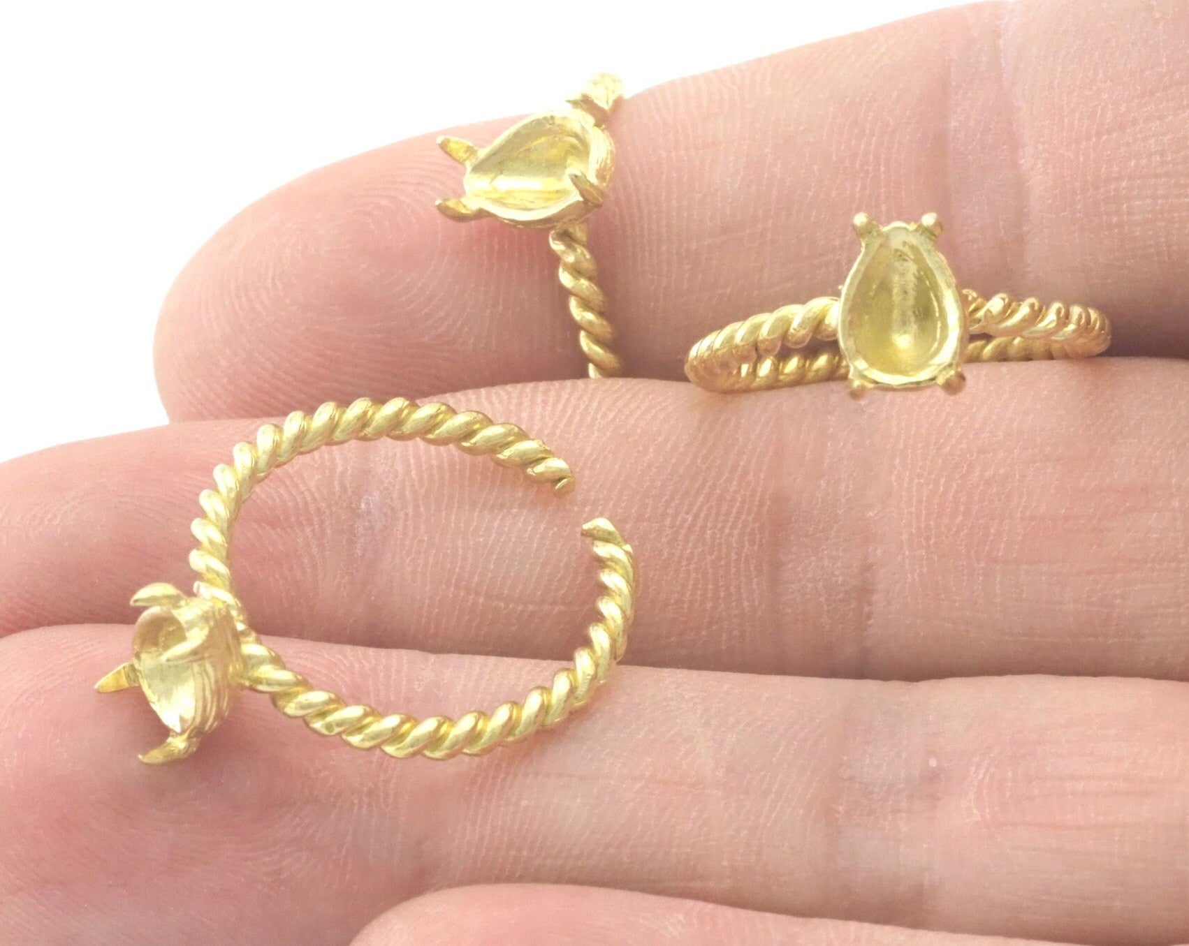 Pear Twisted Ring Base Adjustable Ring Bezel Raw Brass - Shiny silver - Antique silver - Shiny gold (8x6mm blank) OZ4399