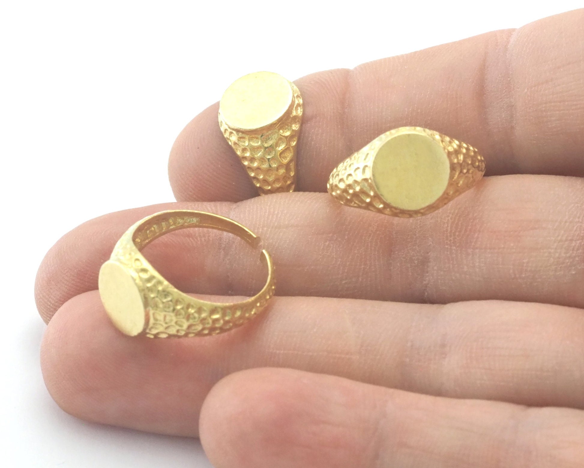 Hammered round Signet Ring Blank - Adjustable raw brass (16 mm 18 mm 6-8 US inner size ) 10mm blank size 4403