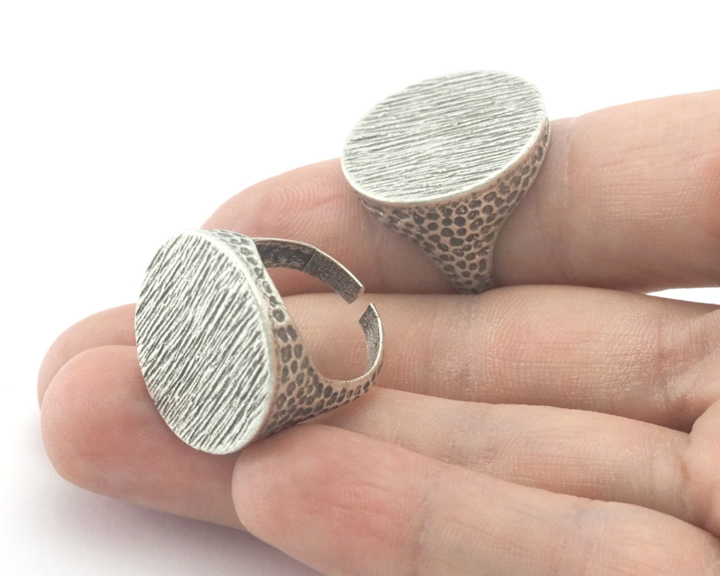 Hammered brushed Signet Adjustable Ring Blank - Antique Silver Plated brass (17.5mm 7US inner size ) 24mm blank size 4409