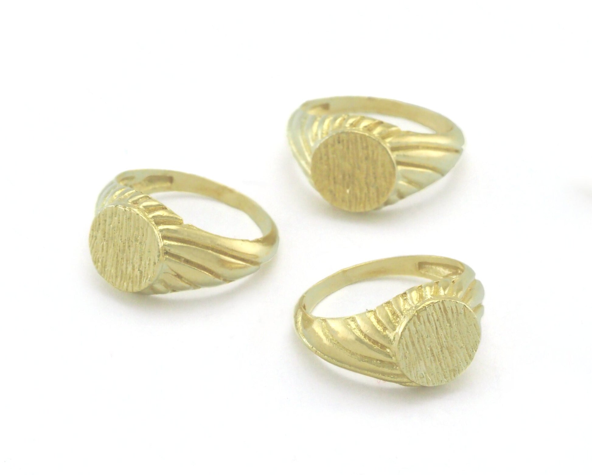 Croissant Signet Ring Blank - raw brass (16.25mm 5.5US inner size ) 10mm blank size 4392